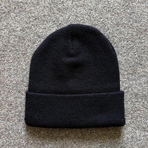 Women's Black Hat - Picture 2 of 3